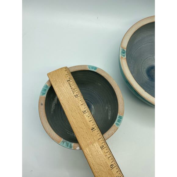 Studio pottery bowls Set of two signed - Picture 10 of 10